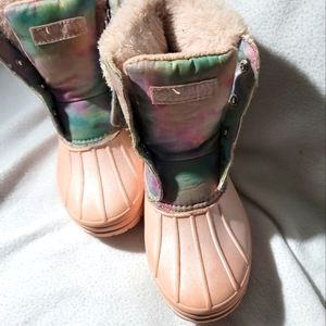 Duck boots
